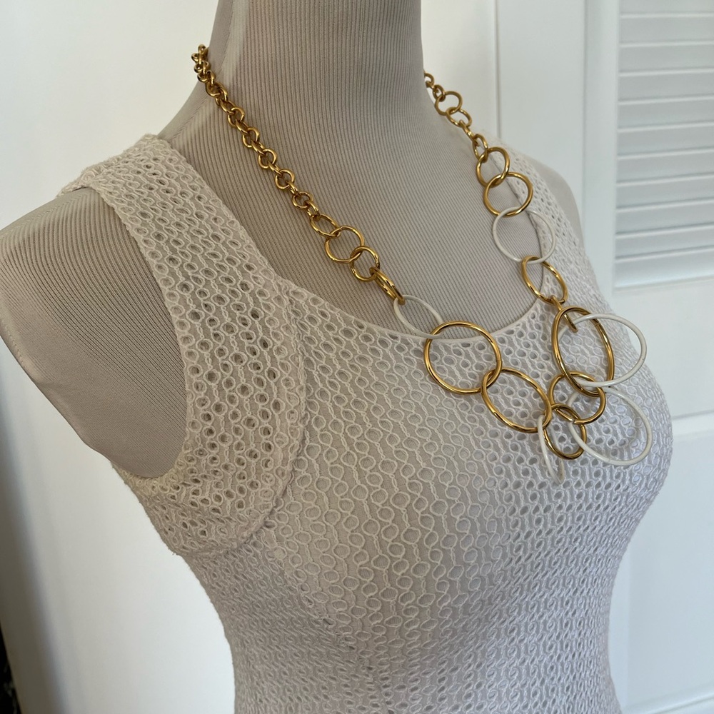Banana Republic summer sleeveless white shirt, size 0P, fits size 2P.